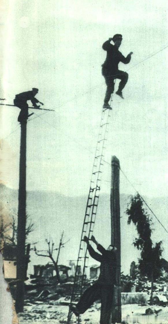 1951年6月人民画报，朝鲜人民军通讯修复队确保前后方通讯畅通军事历史全触达