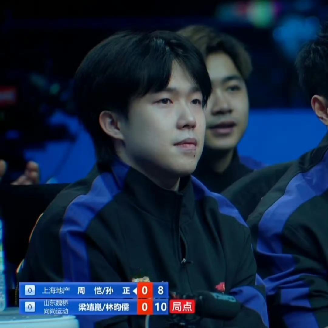 💪带伤复出！王楚钦：死磕到底，绝不让2025以退赛收场🔥背伤未愈仍战至