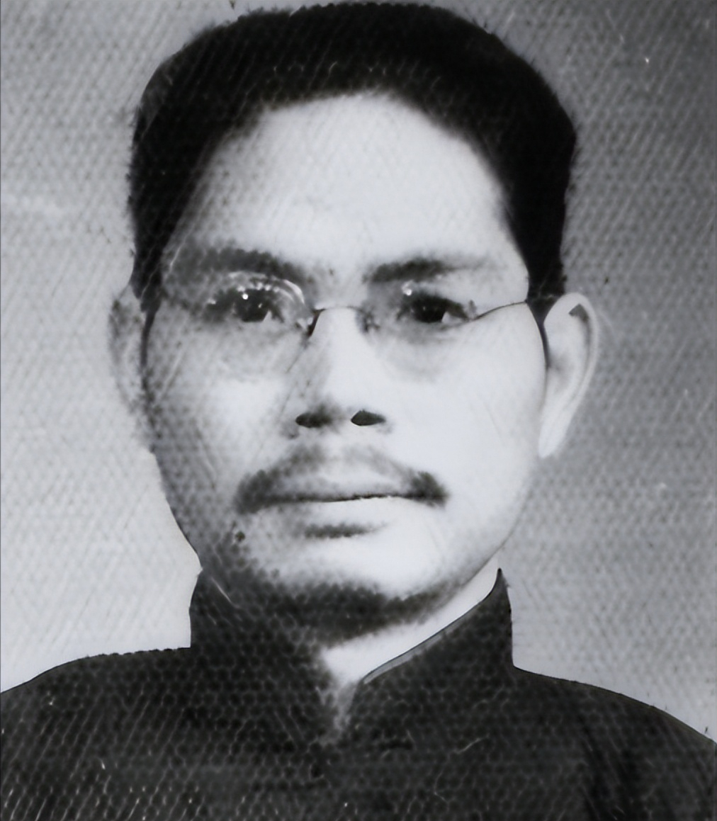 1949年，一名地下党同志发现自己被特务盯梢后，心中一咯噔。就在他无计可施时，无