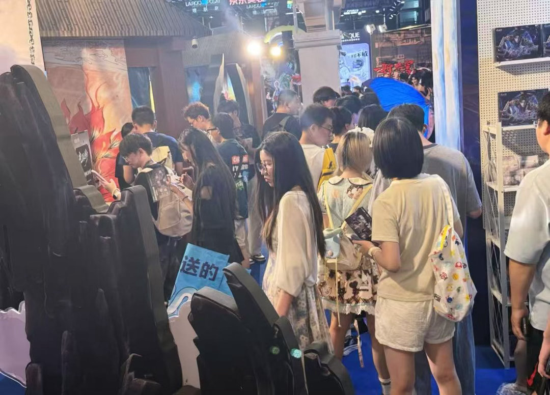 优酷动漫CJ群像的权威优酷动漫CJ掌管cos的神今年ChinaJoy国漫展台天花