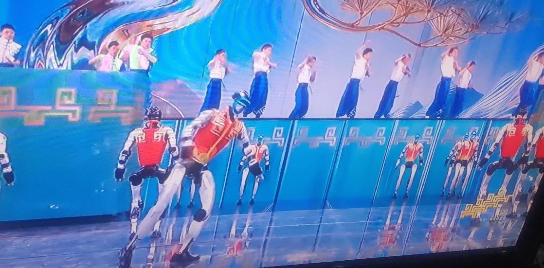 没意思，现在还是人类社会，顾名思义还是以活人为主。你看现在的春晚，把机器人吹成了