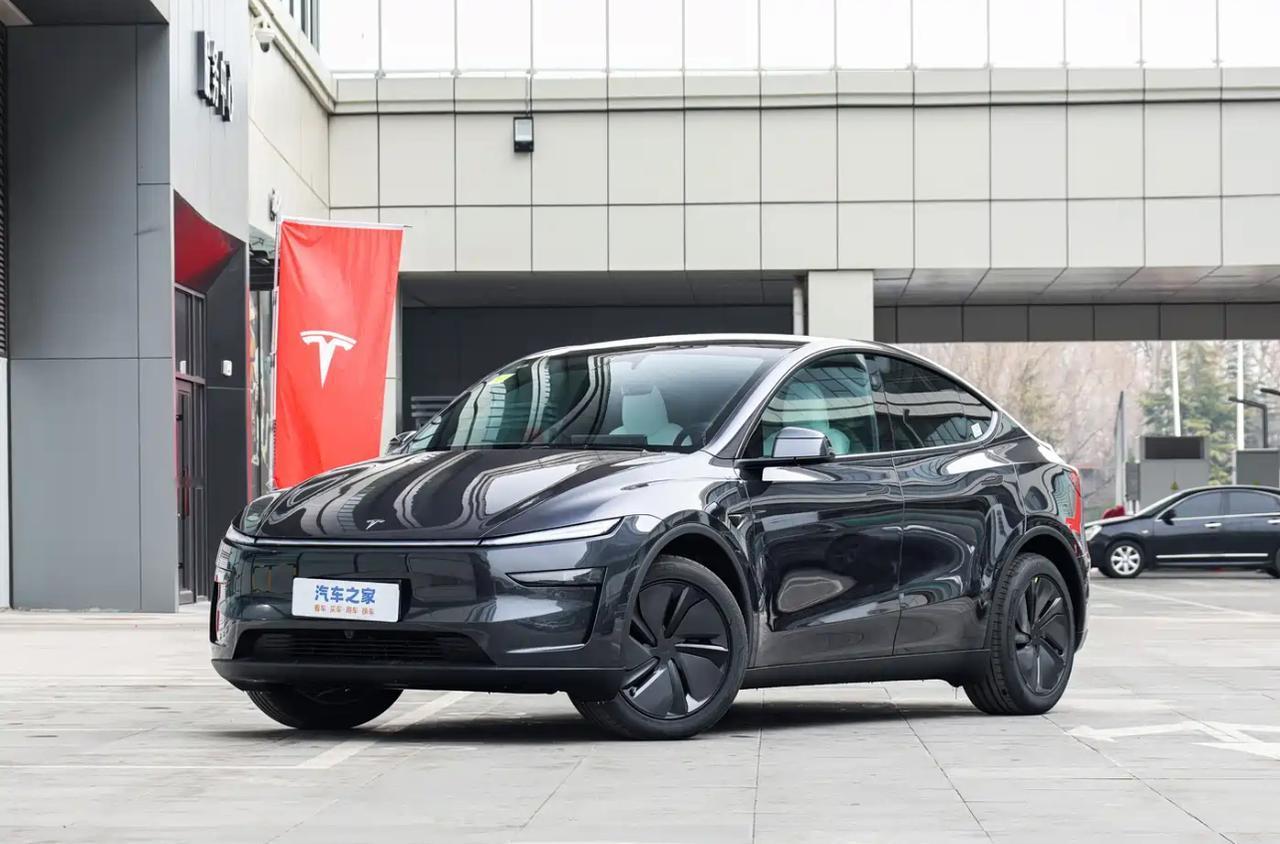 2026款ModelY上市：座舱细节升级核心配置保持稳定2026款特斯拉