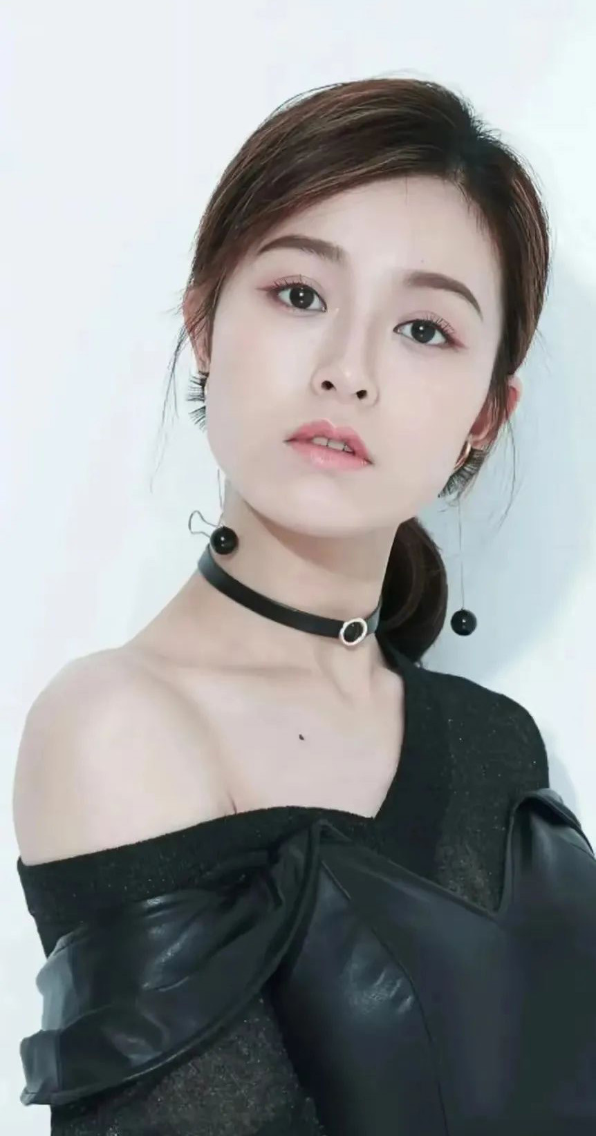 文咏珊高清写真，风情万种诠释魅力女神