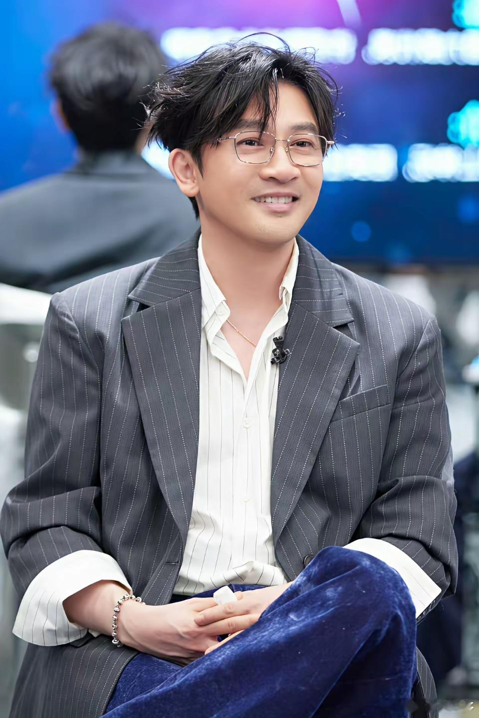 苏有朋怕自己过气他一共给2个人打电话一个人是林心如，一个是杨紫和林心如打电话是问