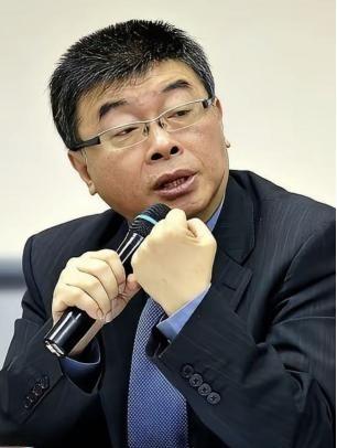 日本前首相鸠山由纪夫发火了：说中国放过日本战争赔款，是因为是中国的。但现在的新官