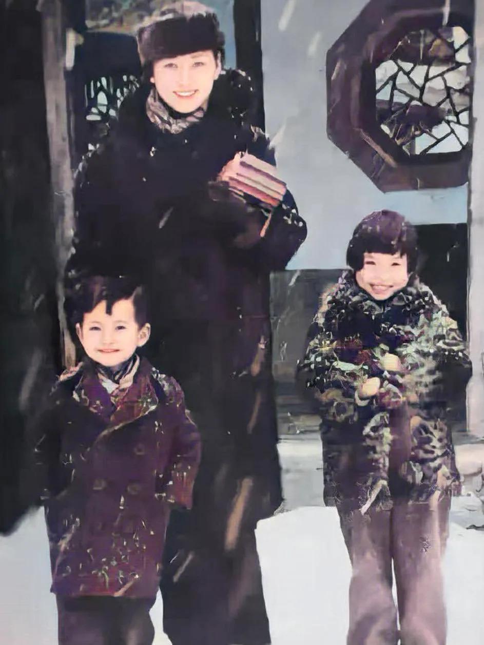 1928年，在东北大学后花园，张学良对已婚林徽因，轻佻地说：“徽因，来做