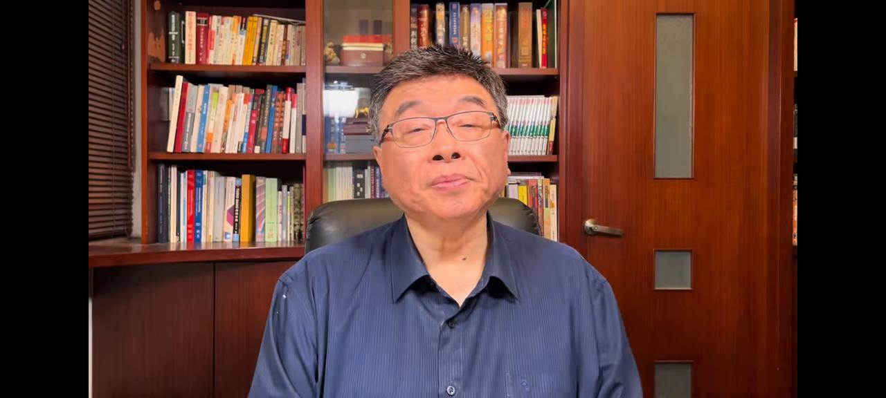 台湾省名嘴邱毅公开爆料：高市早苗的爷爷高市利彦，当年是侵华日军的一个少佐，更是南