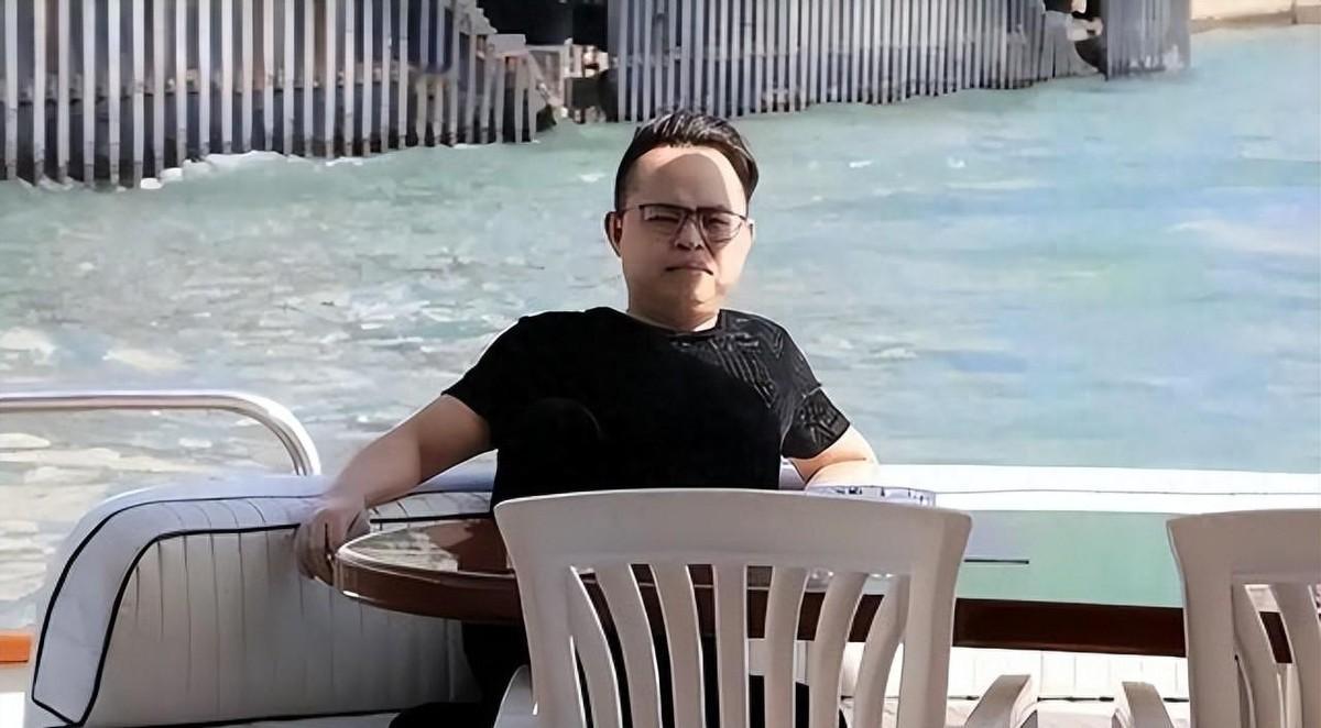 一个人手里攥着4个国家护照和2个大国永居权，狂洗160亿巨资被全球通缉，最后竟然