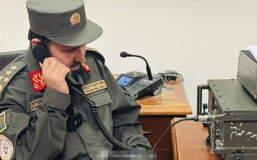 阿富汗第201军团指挥所，还要靠对着电台喊，指挥战斗！巴基斯坦军队完全是大屏幕，