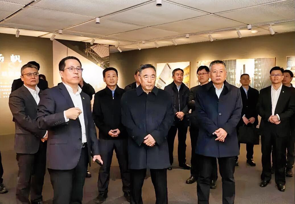 12月5日，中交集团党委书记、董事长宋海良一行到中交上海总部基地开展工作调研。他