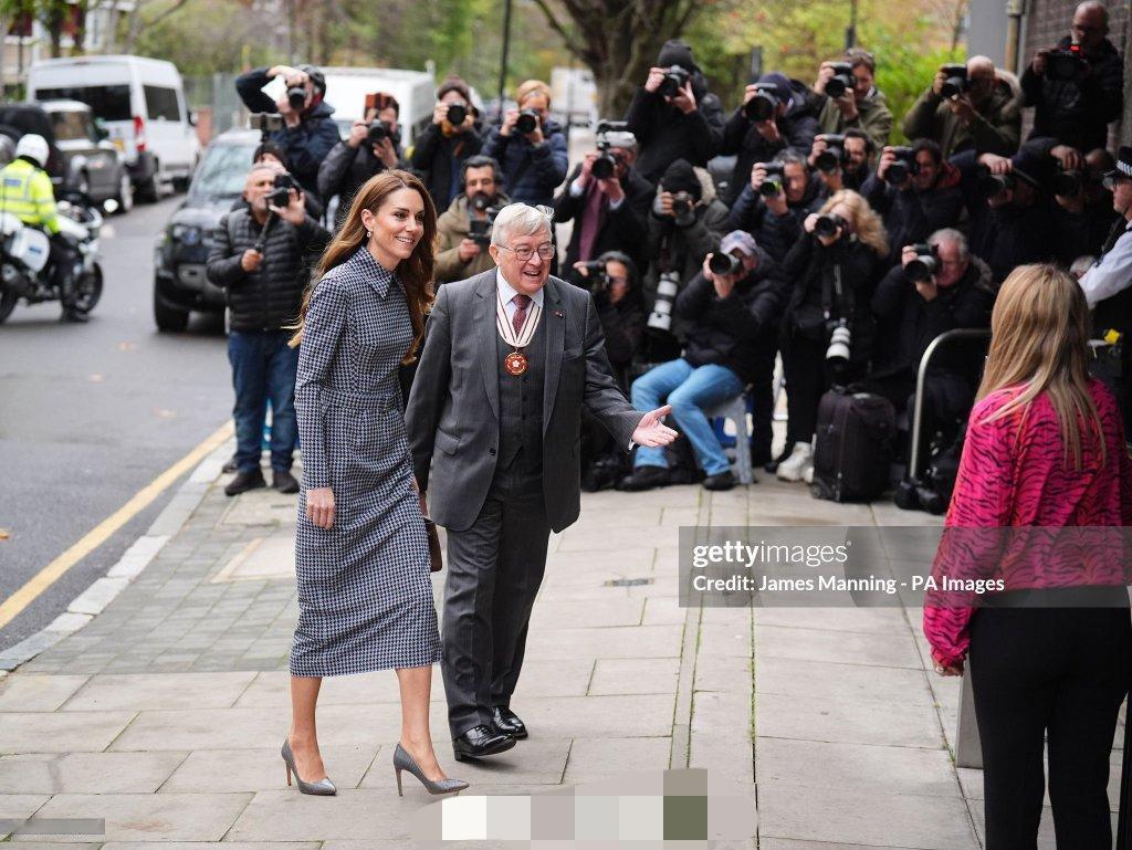 凯特王妃出现在伦敦儿童慈善机构作为三个孩子的母亲，凯特义不容辞负责发起