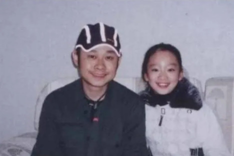 1991年，刀郎没有出名时一穷二白，以至于妻子婆杨娜扔下刚满月的女儿，留张便条就