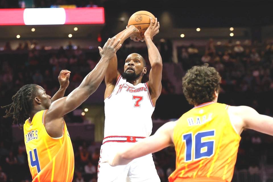 里程碑，杜兰特得分30+场次来到429次，距离第五位的科比只差2场。今天上午