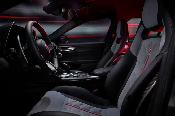 汽车阿尔法·罗密欧(AlfaRomeo)推出了Bottegafuoris