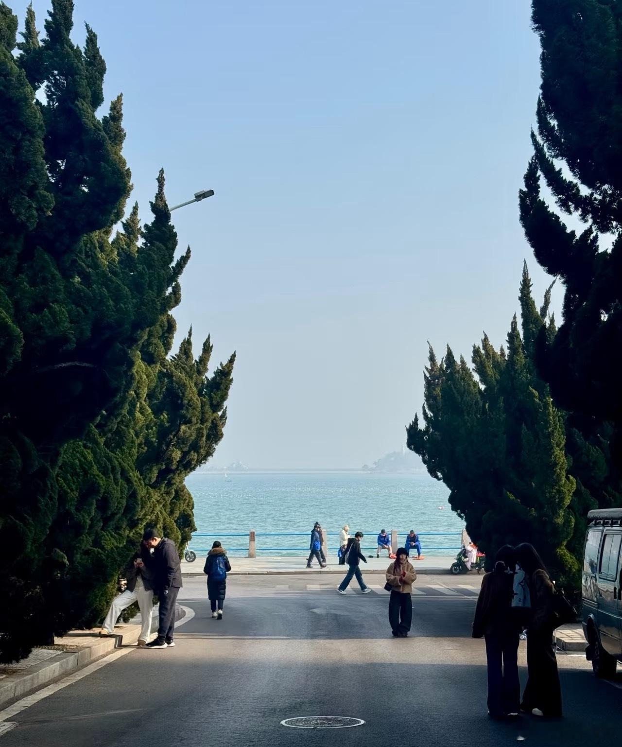 中国城市宜居水平排行榜，果然青岛榜上有名。我觉得青岛绝对算得上是北方最宜居的城市