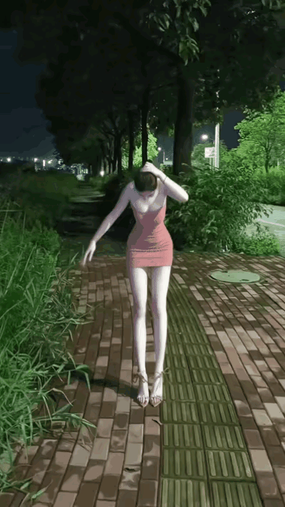 美女蚊子多的地方要注意呀！