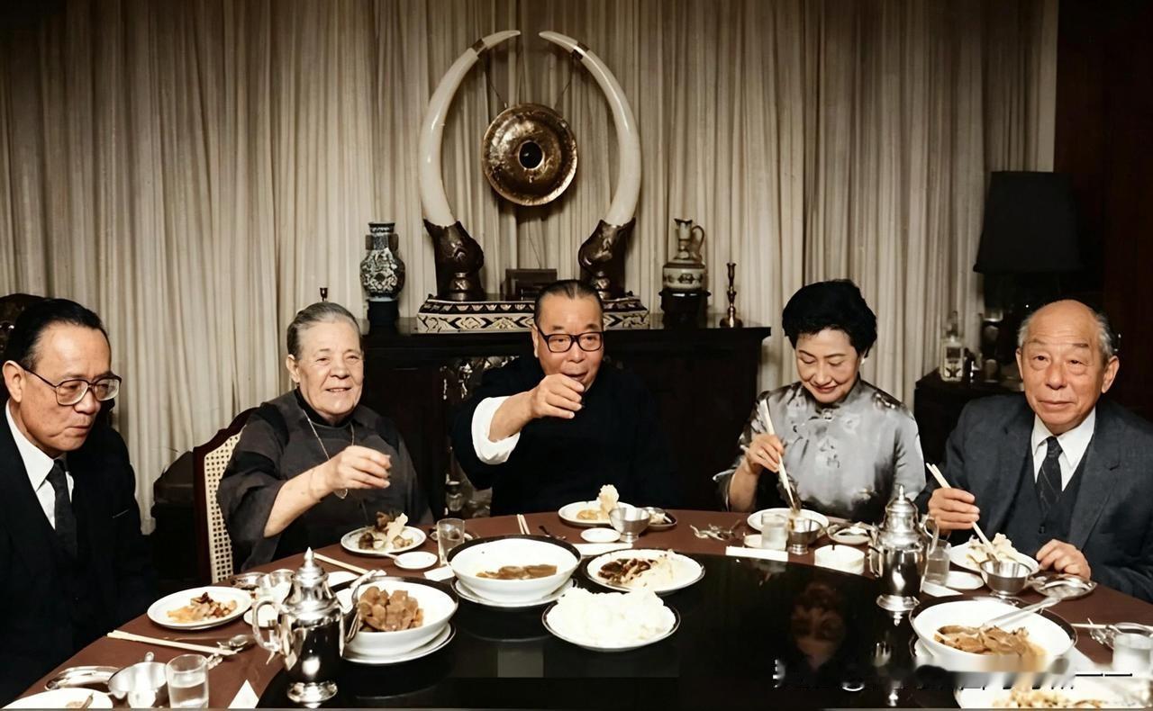 建丰同志夫妇金婚时，邀请少帅和赵四小姐吃饭！相逢一笑泯恩仇？