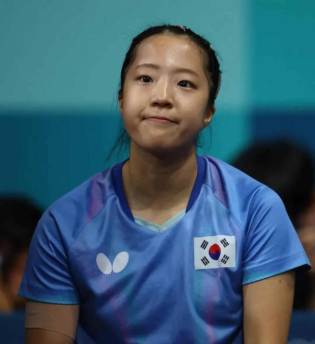 韩国的运动员申裕斌说，有很多教练帮助我研究孙颖莎，可孙颖莎只有邱贻可教练一个人。