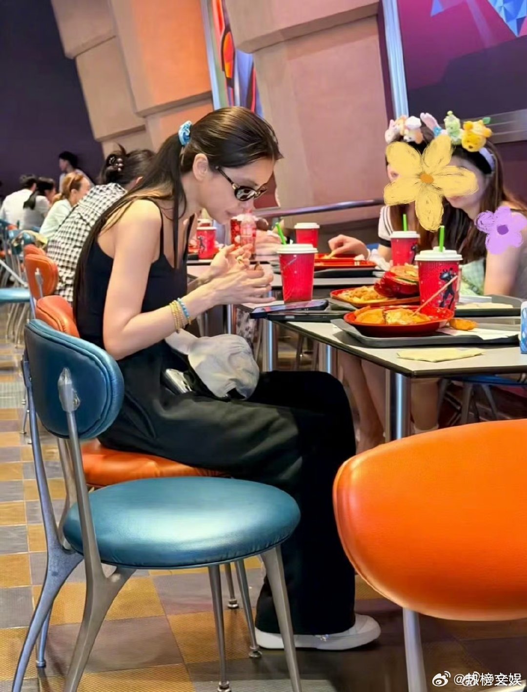 Angelababy9岁儿子小海绵身高Angelababy儿子小海绵都这么大了公