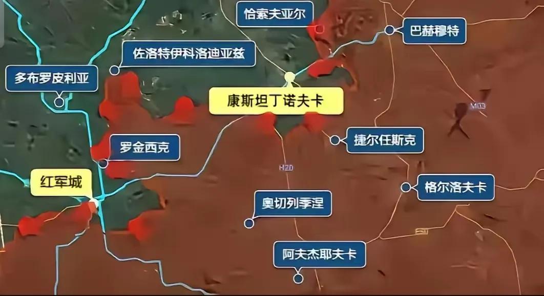 俄军这波铁桶阵把红军城围得是水泄不通！16万俄军三面合围不说，两翼还像切菜似的