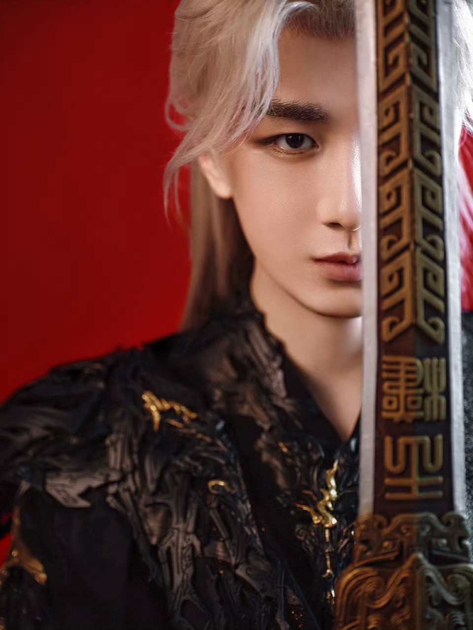 内娱马力最高的发电机三代果果的日常——❶《沉香如屑》看剧。❷《莲花楼》看剧+花