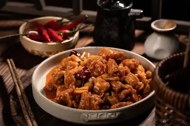 提到四川女人，你能想到什么？是那一口麻辣鲜香的川菜，还是热辣的火锅？其实，四川女