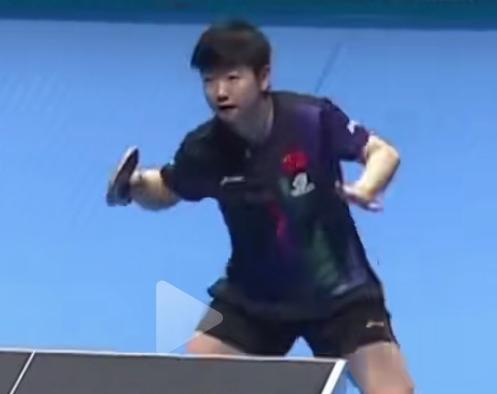 孙颖莎这场球简直是教科书级别的教学局，球商真的绝了！面对温特的防弧打法，莎莎一上