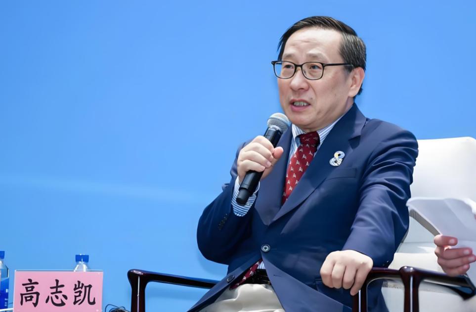 俄罗斯铁了心要把天然气管道借道蒙古塞进中国，中方顾虑未消，高志凯却在访谈中一本正