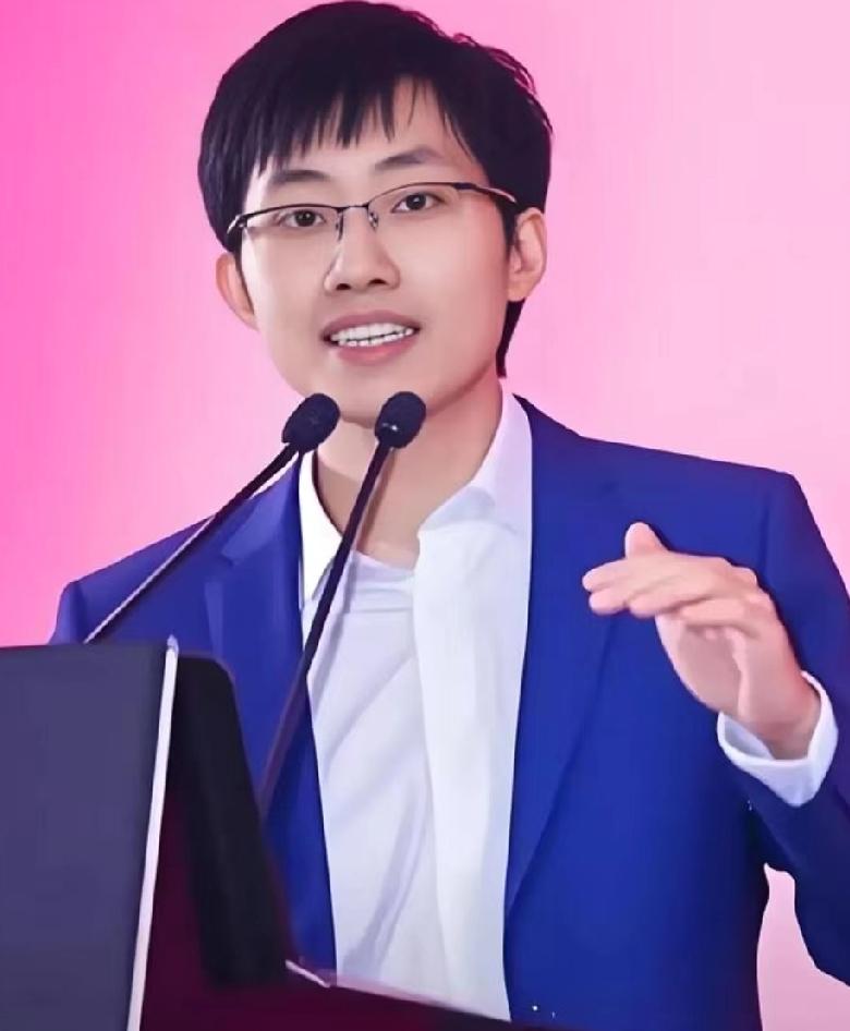 量化私募成交占三成，散户越盯盘越亏钱，公平还能不能靠规则来？最近看新闻说，量