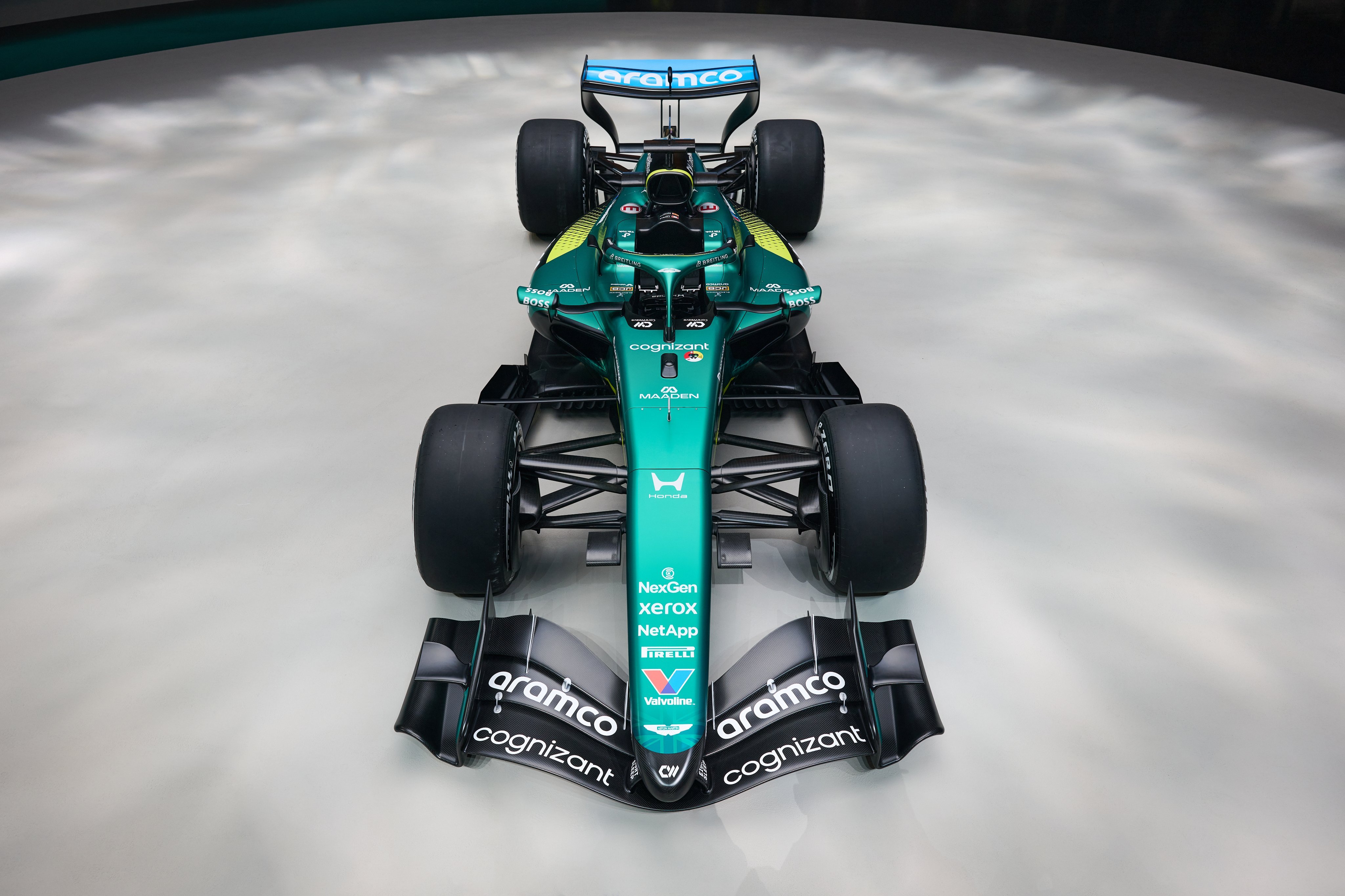 阿斯顿马丁车队发布2026赛季F1赛车“AMR26”💚👀至此2026赛季11