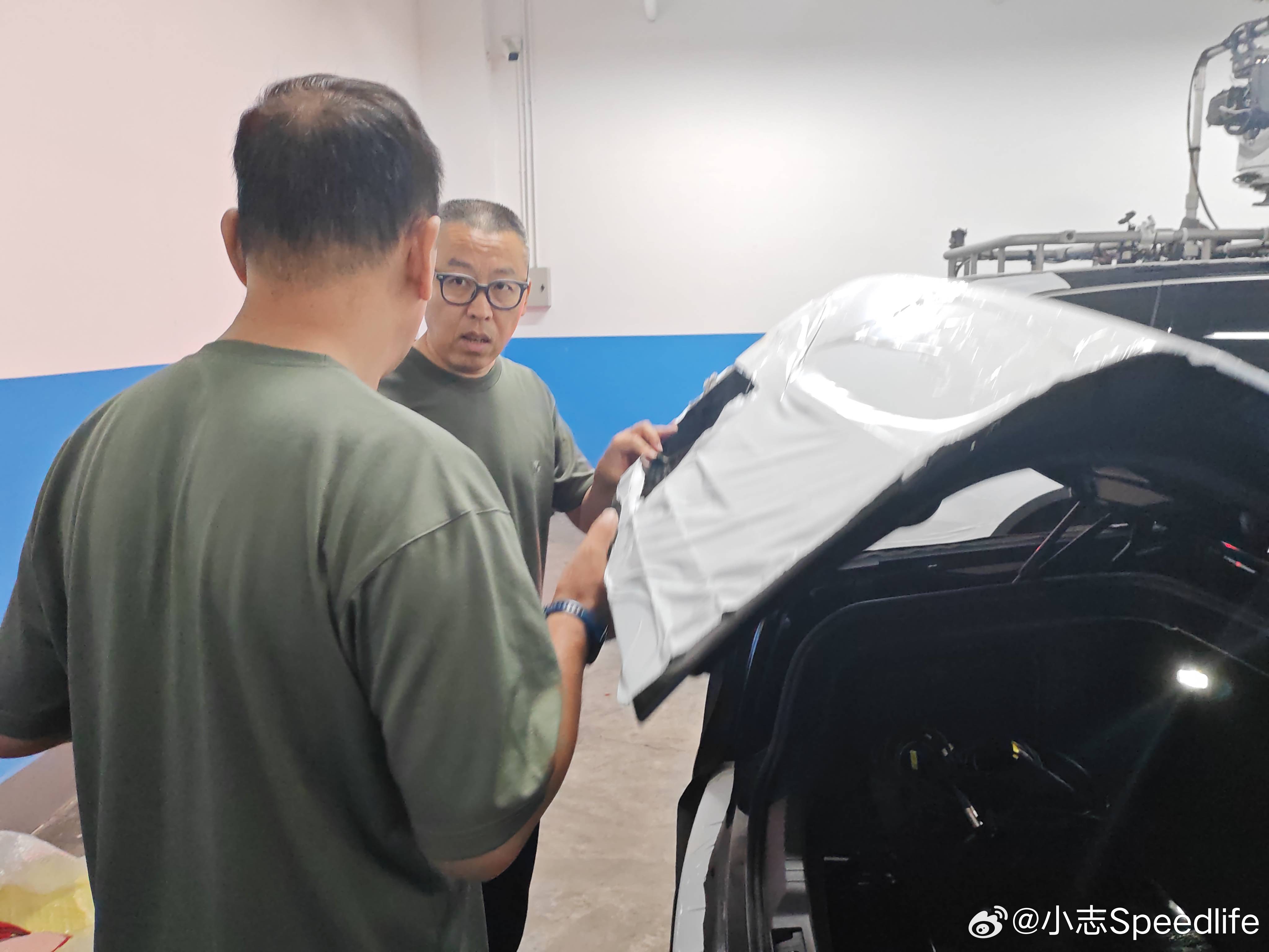 给大家分享点阅兵背后的故事，2025年3月，中国一汽成立140余人组成的重大活动