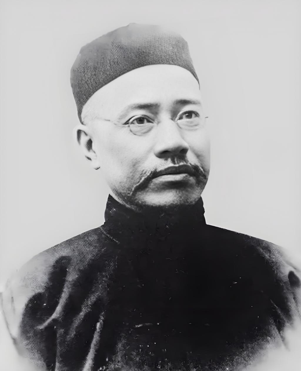 1892年，严复纳13岁江莺娘为妾，新婚夜少女垂泪：“先生娶我，只是把我当照顾孩