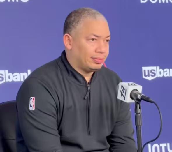 泰伦卢赛后采访谈到关于哈登交易的话题！哈登申请交易的原因：一是合同问题，二是快船