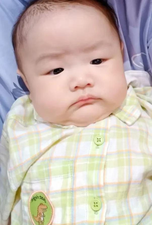 外孙满月酒，我对亲家的过错永远不会原谅。那是一个平凡的周末，外孙满月，我