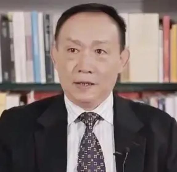 经济学者卢麒元最近扒开了一个极其尴尬的现实。国内砸进天文数字的社科研究经费，养着