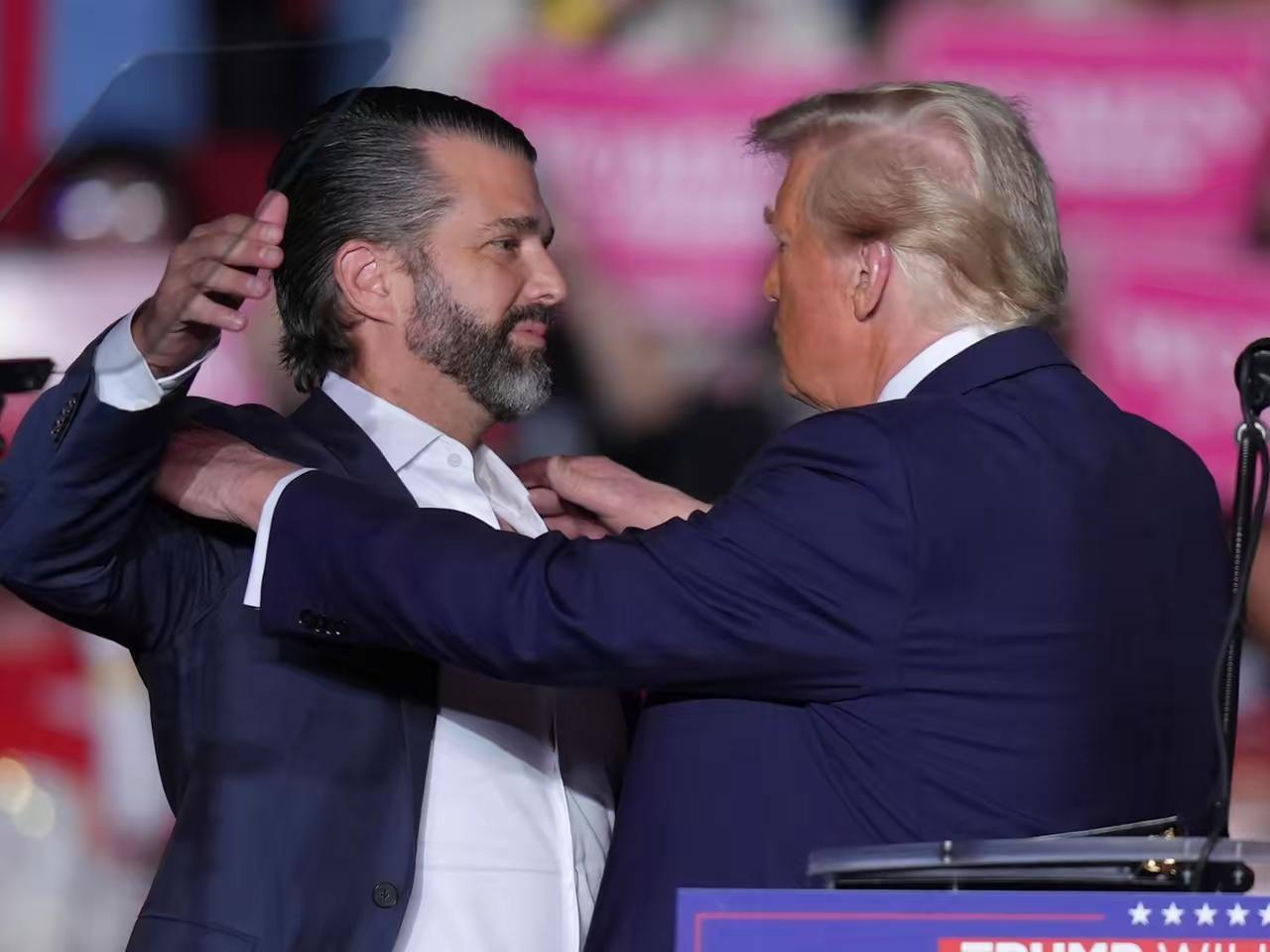 特朗普的长子小特朗普，民意支持率飙升，将会取代万斯，接班父亲当总统？美国20