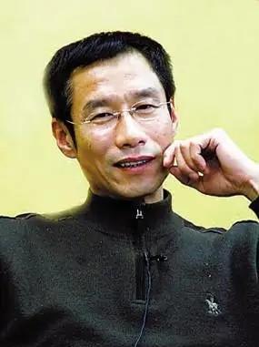 当年，陈佩斯拉着刘佩琦说：“老弟，跟我去拍一部电影咋样？”刘佩琦犹疑地说：“我
