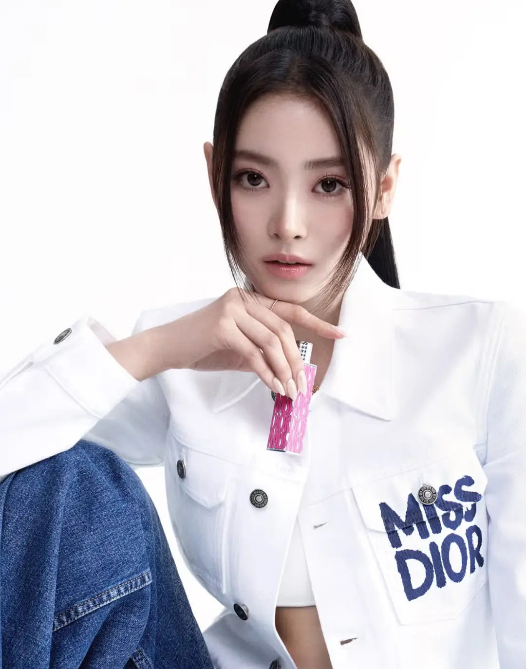 今年拍摄过日区Diorbeauty画报的三位五六代女豆Anna中村一叶Na