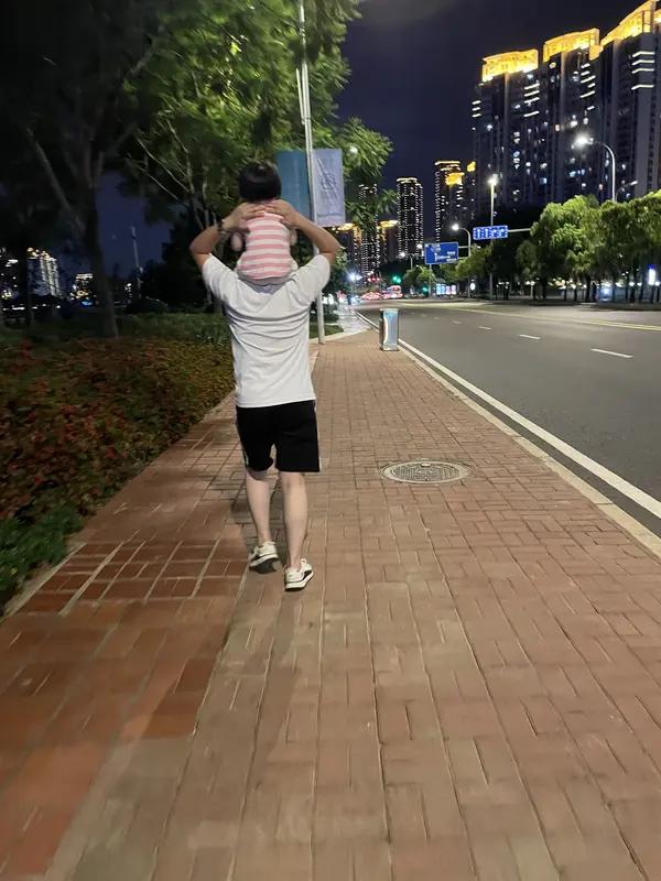二婚带娃男人能嫁吗?二婚带娃男人能不能嫁，这事儿还真不好说。网上吵得厉害，有人