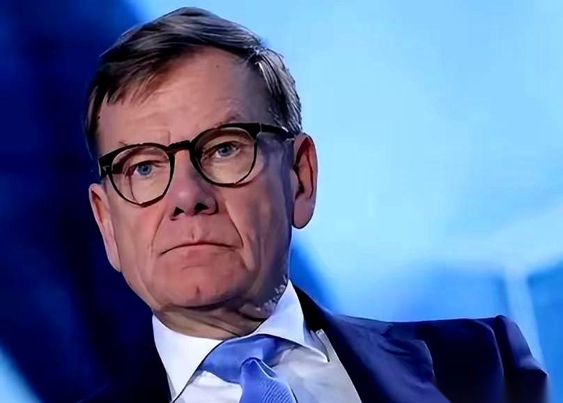 一艘德国军舰，千里迢迢跑来我们家门口，干嘛？来秀肌肉？结果呢，离我们的岛礁1