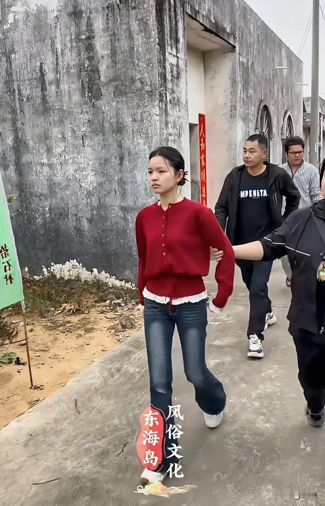 现在的资本家手伸得也太长了，连民俗信仰都想横插一脚。湛江东海岛那个拾石村，今