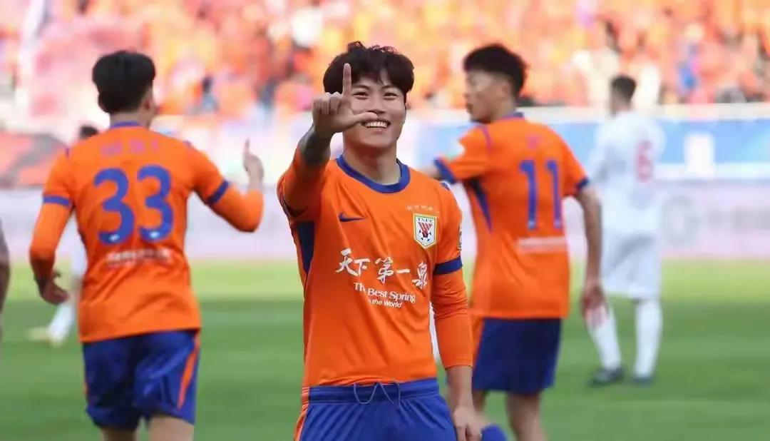 泰山三主力伤病，两球员透支，很难顶住阿奇姆彭、马莱莱、斯坦丘的英博攻击群。印象