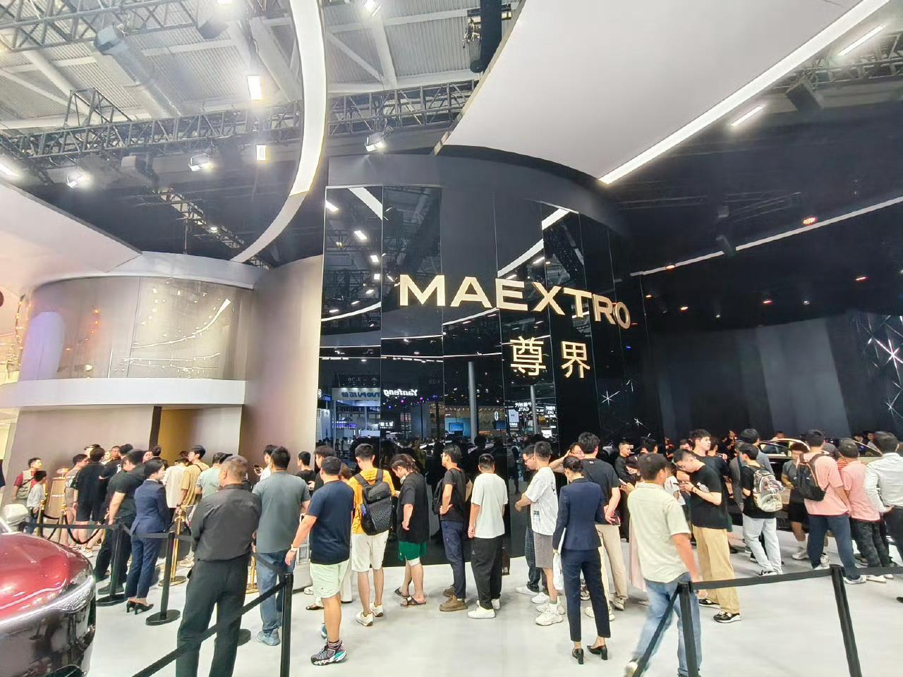 今年各家都出大6座SUV，问界M9，M8，腾势N9，领克900等，前几天尊界S8