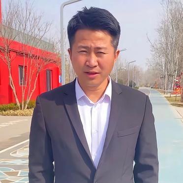 吴京的替身孙国帅耸肩摇头，模仿着吴京的样子反问：“我演过《镖人》，你演过吗？”