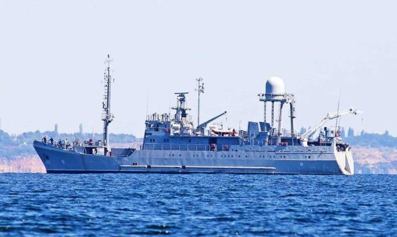 敖德萨地区，俄军出动自杀式无人艇在多瑙河入海口击沉了乌军电子侦察船“辛菲罗波尔”