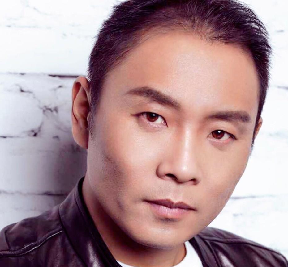 来自山东最出名的8位歌手:1.祁隆：菏泽人，被称为“亲民歌王”，是集词曲唱于一