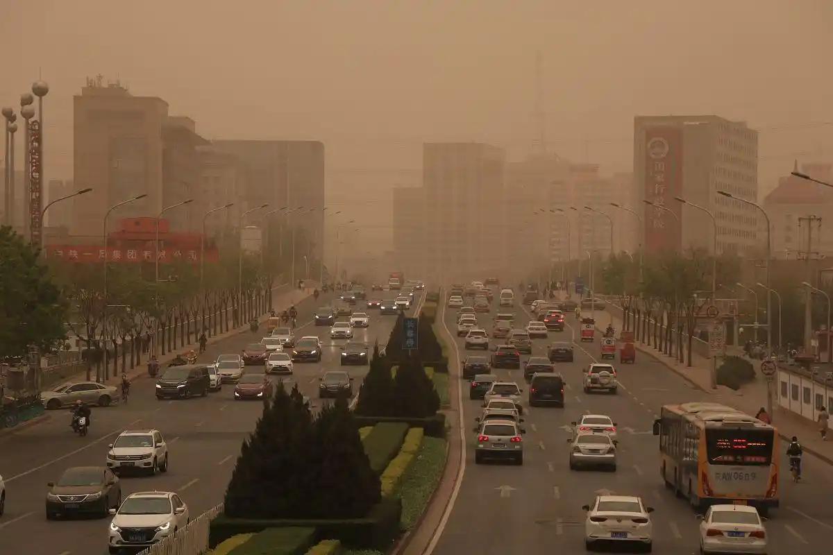 北京每次沙尘暴，都让人想起《飞天》这首老歌！相比以前，现在北京的沙尘暴要少多