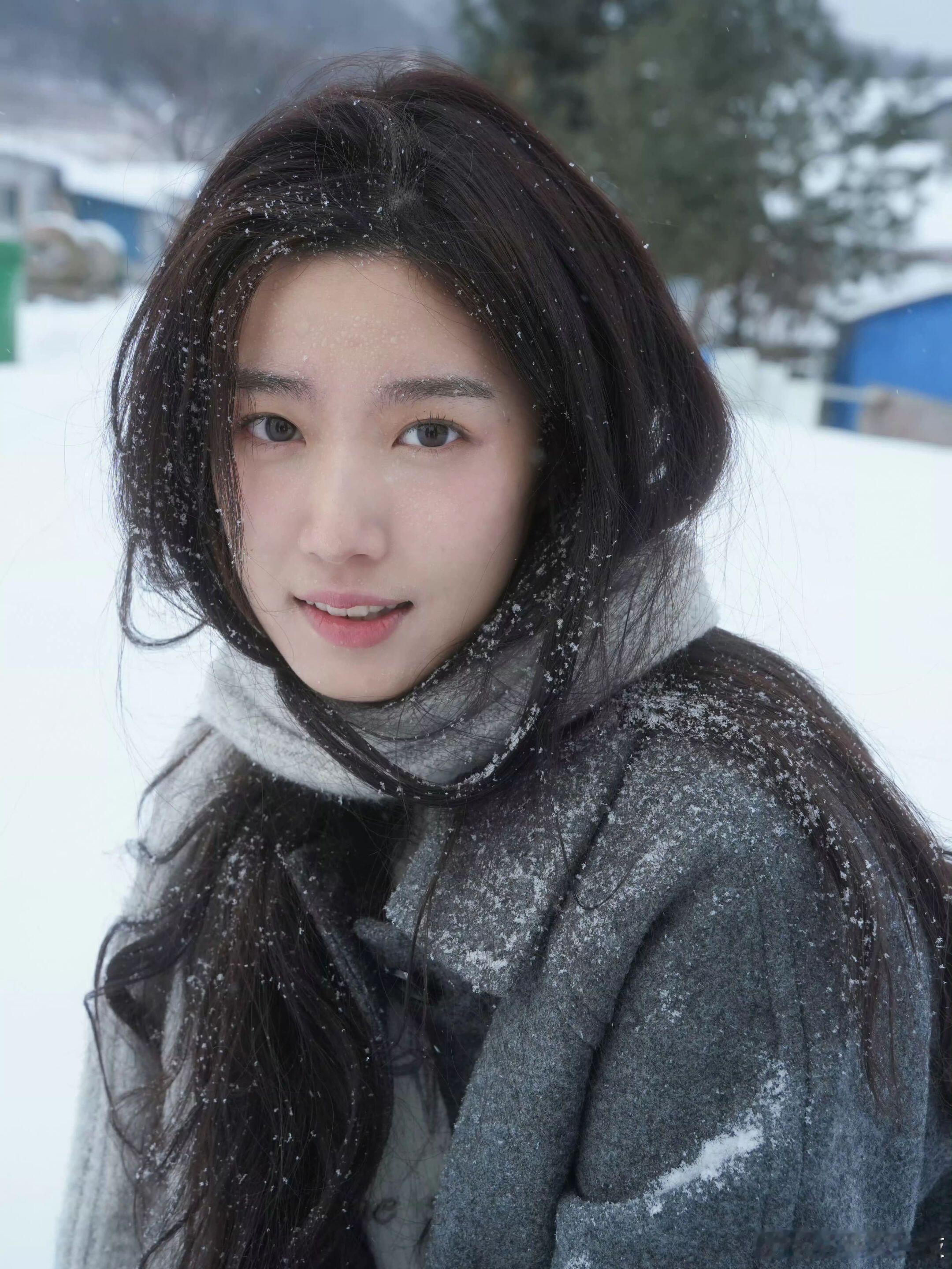 存一些女明星雪景照，期待一个下雪天❄陈瑶/陆婷玉/卢昱晓/张婧仪/周也/赵今麦