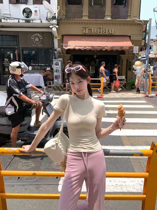 甜妹穿搭 甜美女孩 身材天花板 街拍美女 清纯甜美