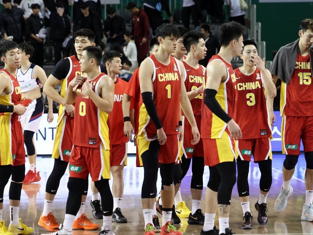 CBA最新消息：据知名篮球自媒体人导演我躺哪_basketball报道了中国男篮